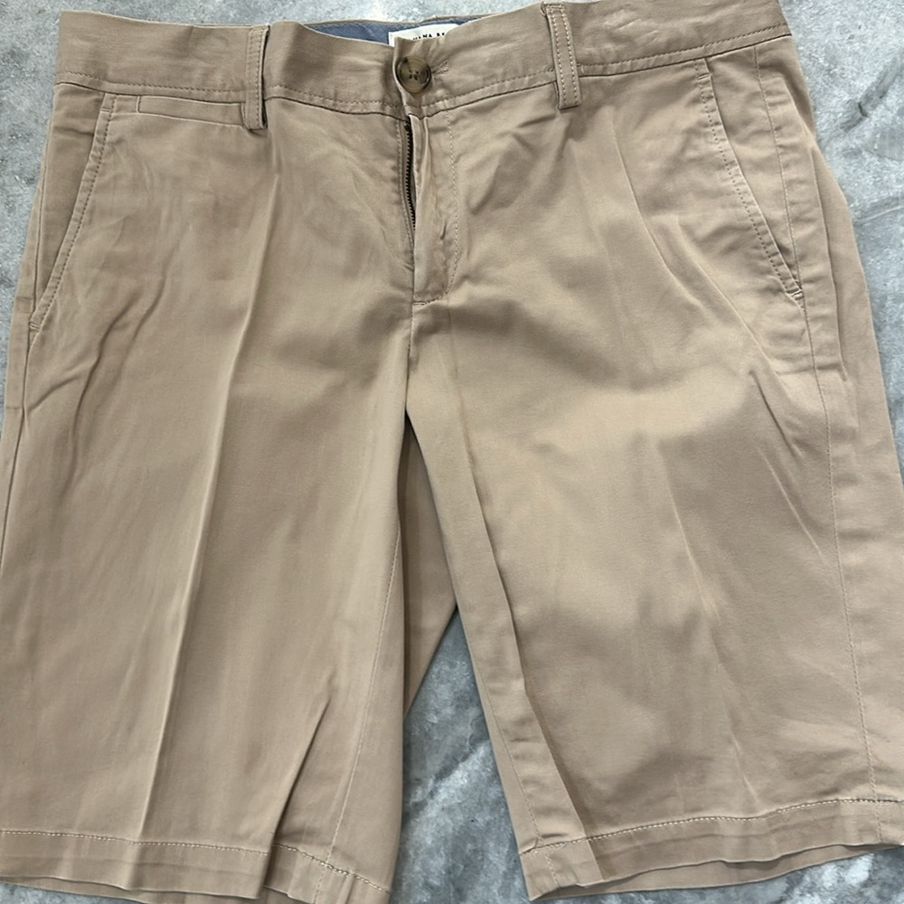 Women’s Banana Republic stretch Chino Khaki stretch shorts